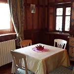 La-haut Apartament *