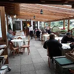 La-haut *