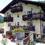 La-haut *