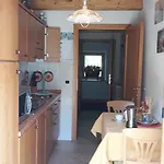 La-haut Apartament *