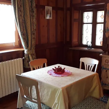 La-haut Apartment *