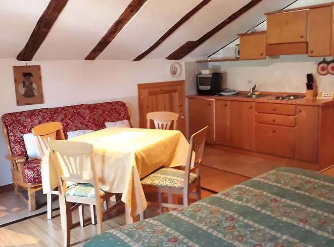 La-haut アパート サン・レミ・アン・ボス